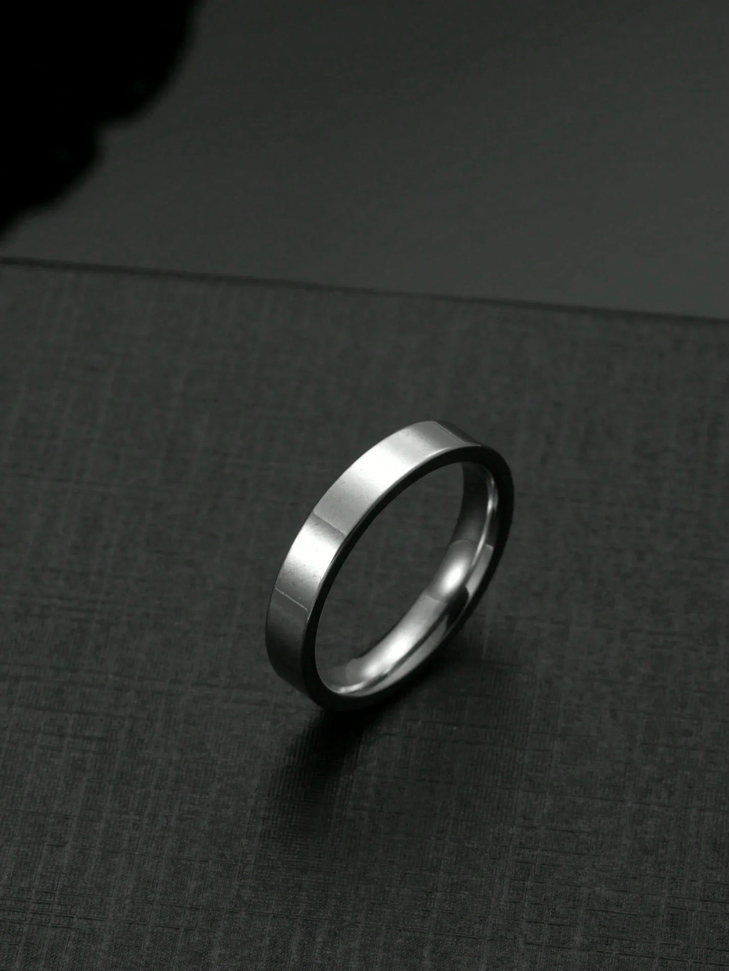Plain Stainless Steel Ring, 4mm Inner Ball, Flat Outer Surface, Polished Titanium Steel Couple Ring - KHOY